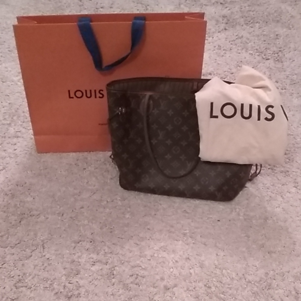 Authentic Louis Vuitton bag mm